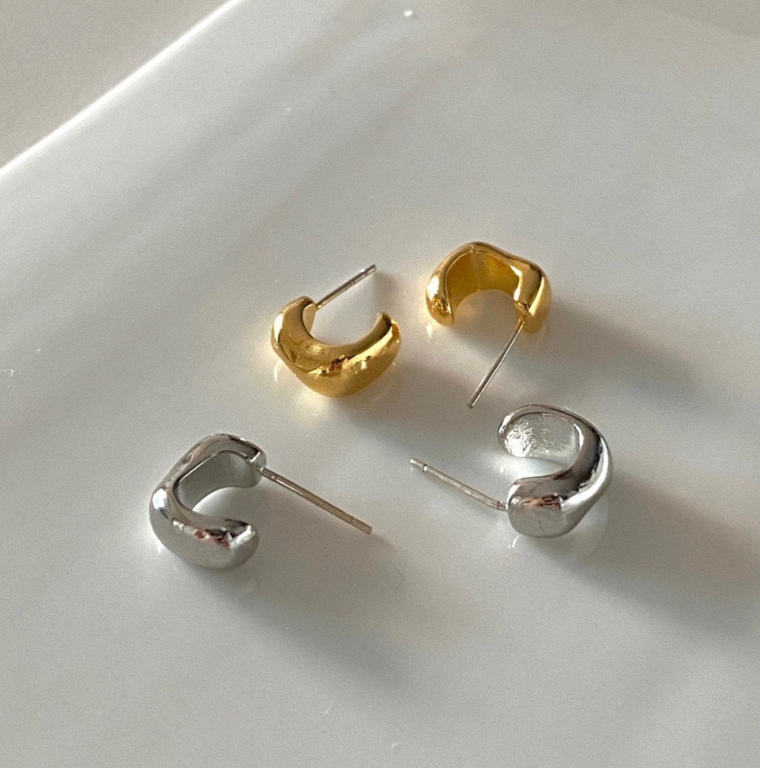 Mini Dea Grande Earrings in Silver