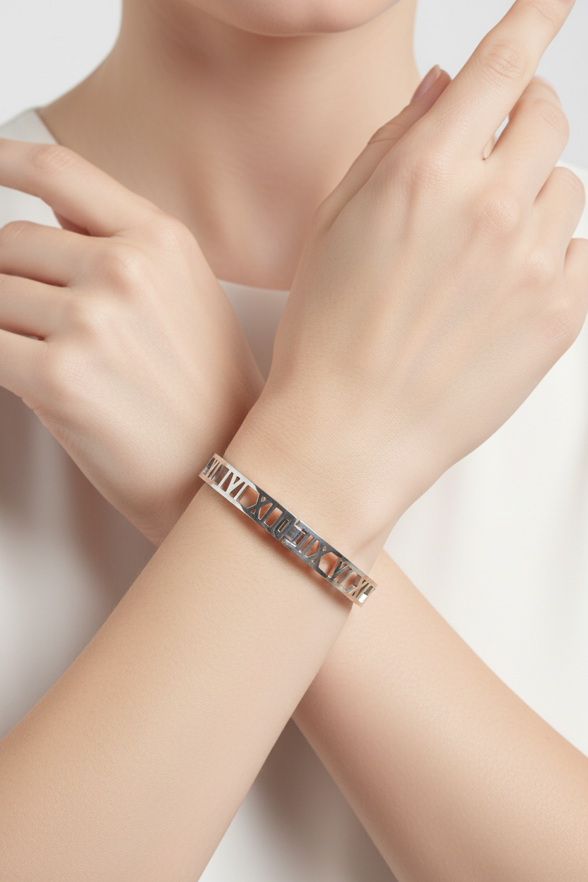 Numero Bangle in rose gold