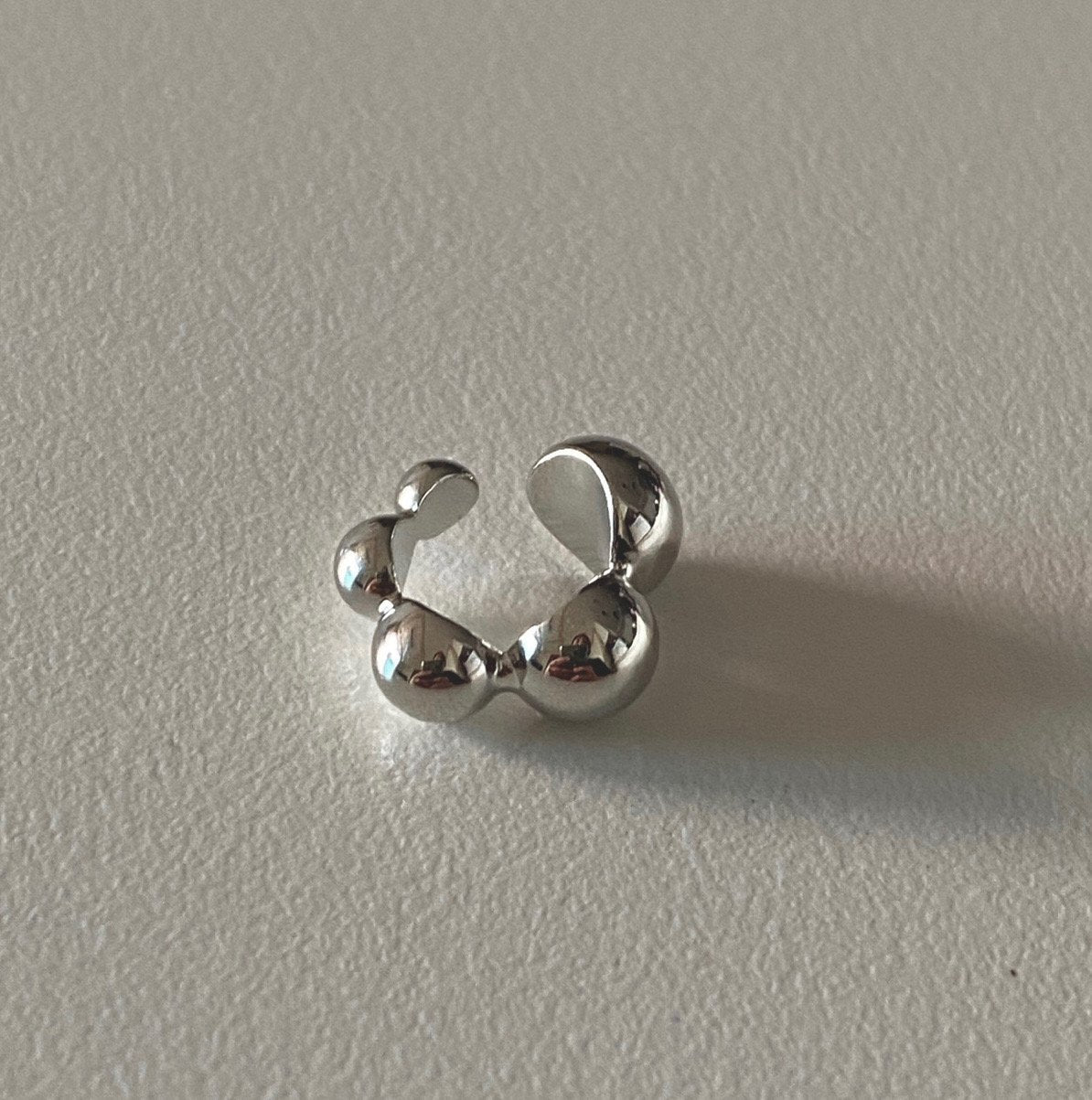 Bubbles Earcuff in Gold