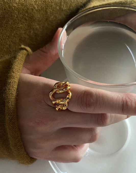 Emily Grande Ring Gold