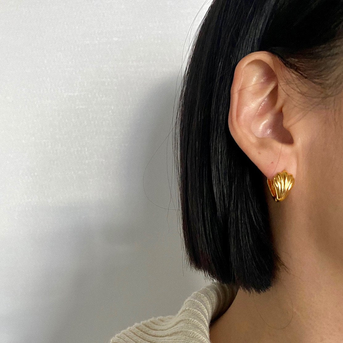 Merida Shell Earrings in Gold