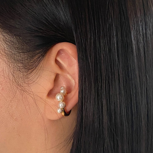 Pearl Vine Earcuff In Gold
