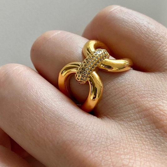 Corrine Dos Ring in Gold