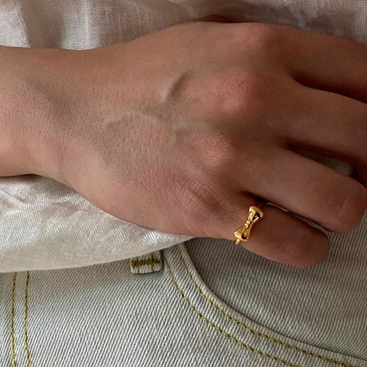Laurel Ring in Gold