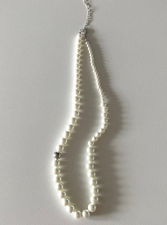 Kelly Pearl Necklace
