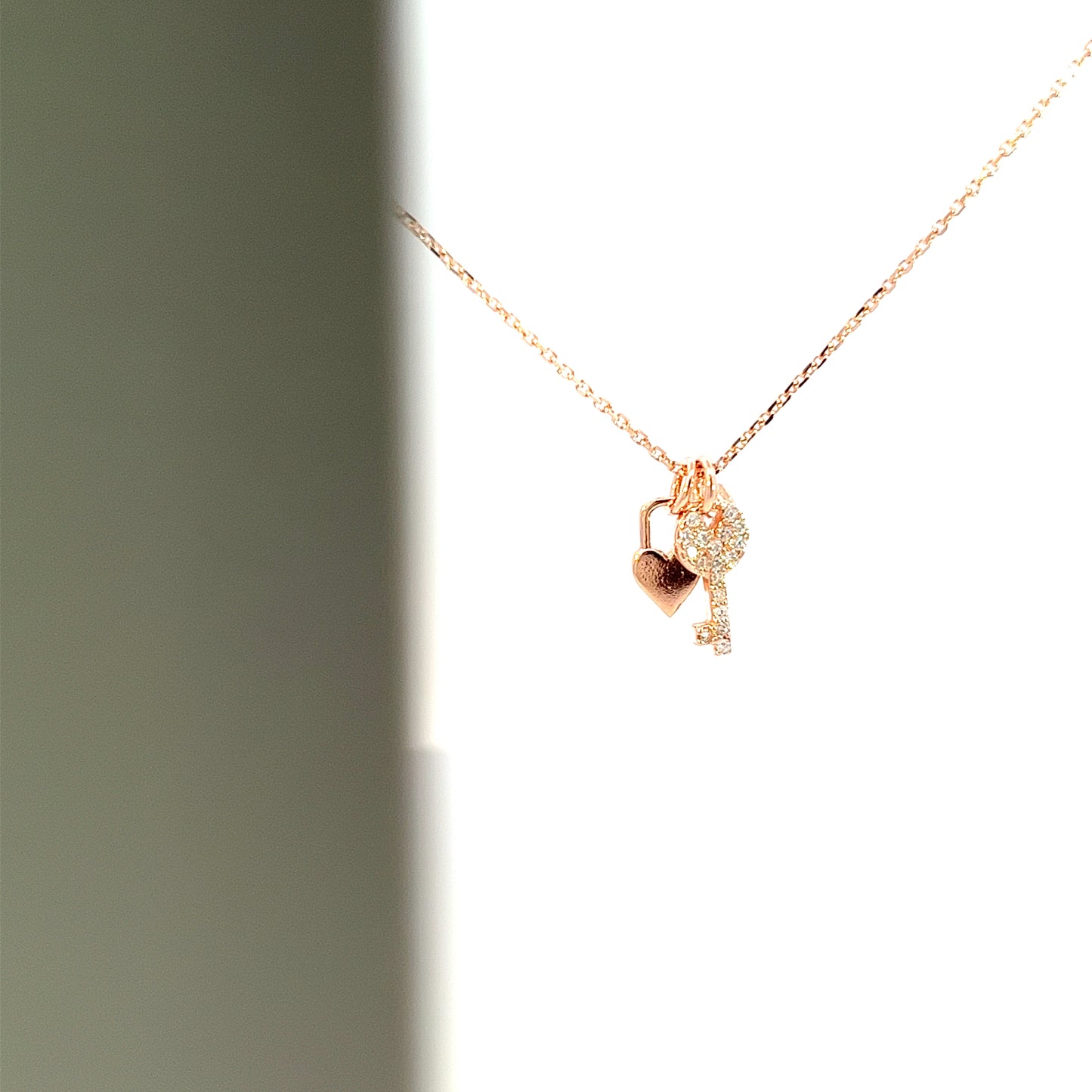 3 Treasure Necklace In Rose Gold