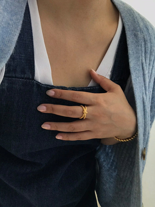 Charlotte Knot Ring in Gold
