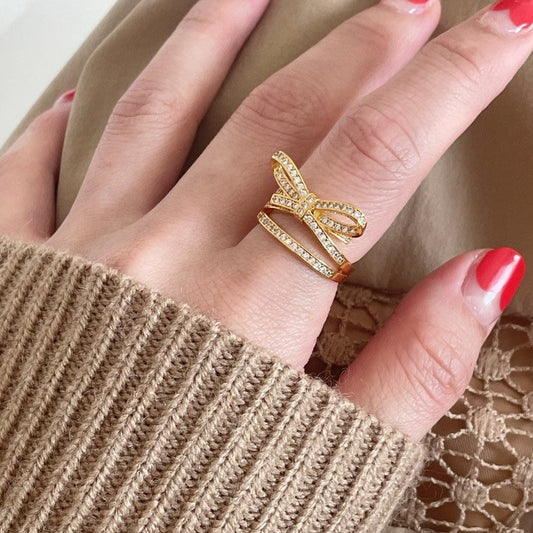 Laurel Diamante Ring in Gold