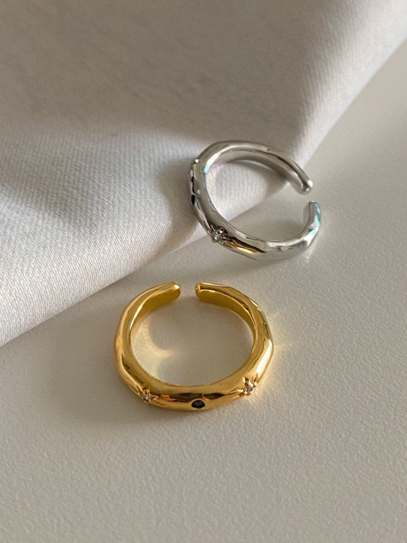 Dea Starred Ring in Gold