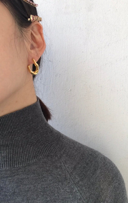 Mia Earrings in Gold