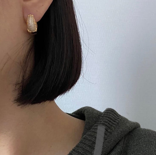 Caviar Huggies Earrings in Gold