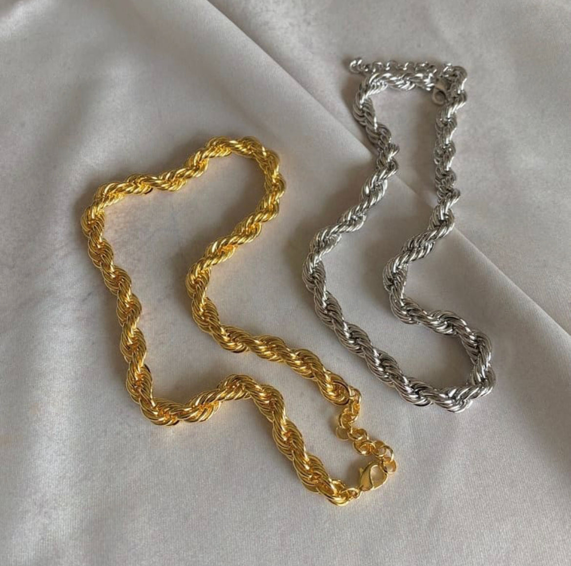 Amira Necklace in Silver