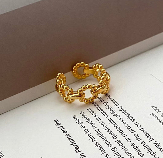 Angelic Ring in Gold