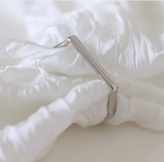 Giselle Bangle in Silver