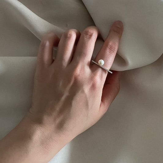 Claire Ring in Silver