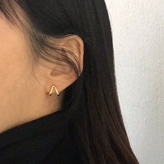 Claire Tres Earrings in Gold