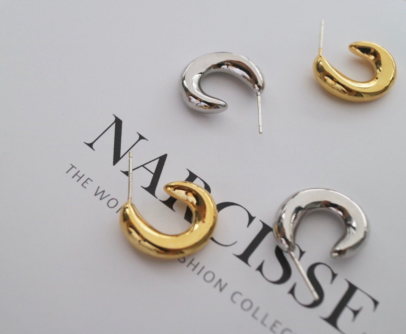 Dea Earrings in Gold