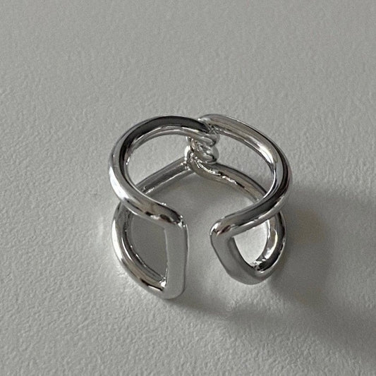 Dea Twisted Ring in Silver