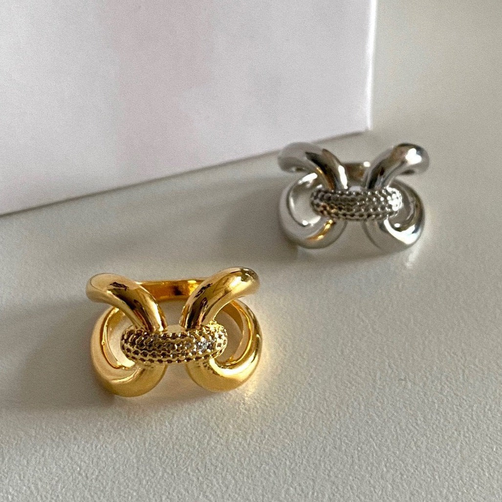 Corrine Dos Ring in Gold