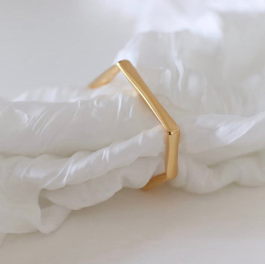 Giselle Bangle in Gold
