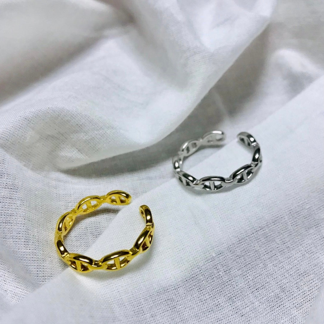 Jessie Baby Ring in Gold