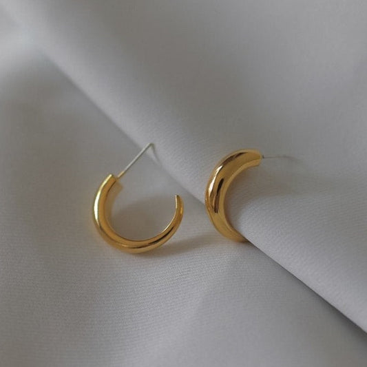 Bella Earrings in Gold