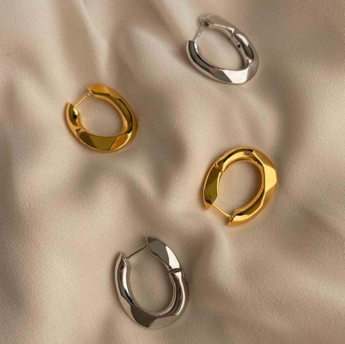 Mia Dos Earrings in Silver