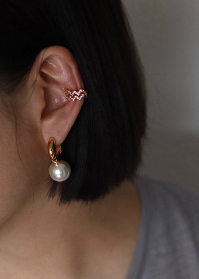 Hudson Pearl Earrings in Gold