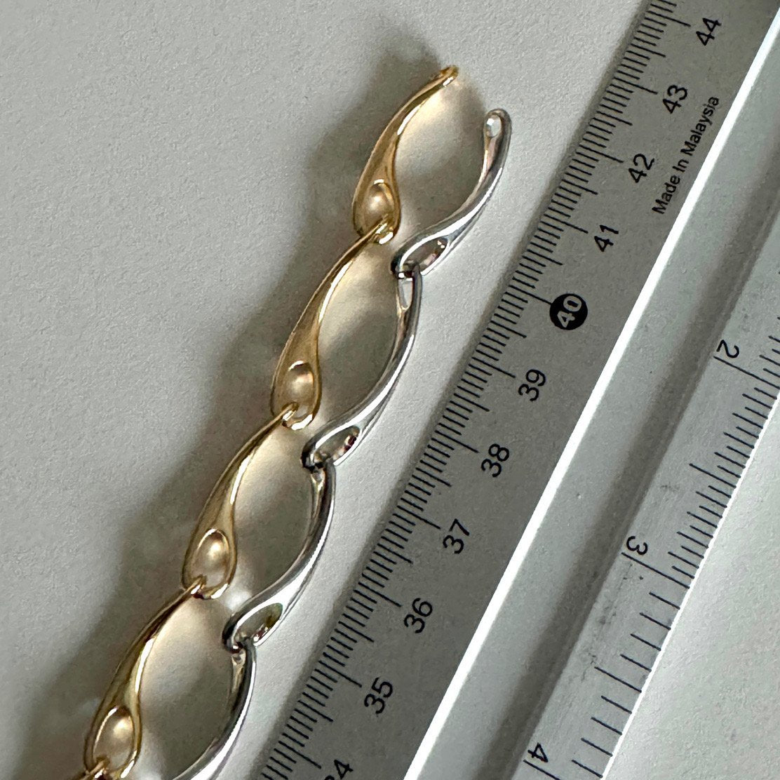 Mari necklace in Gold