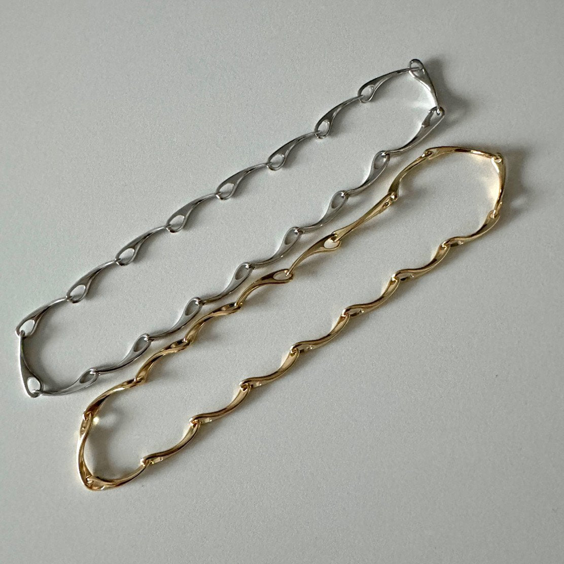 Mari necklace in Gold