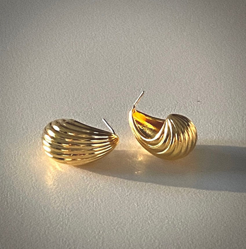 Merlo Earrings in Gold