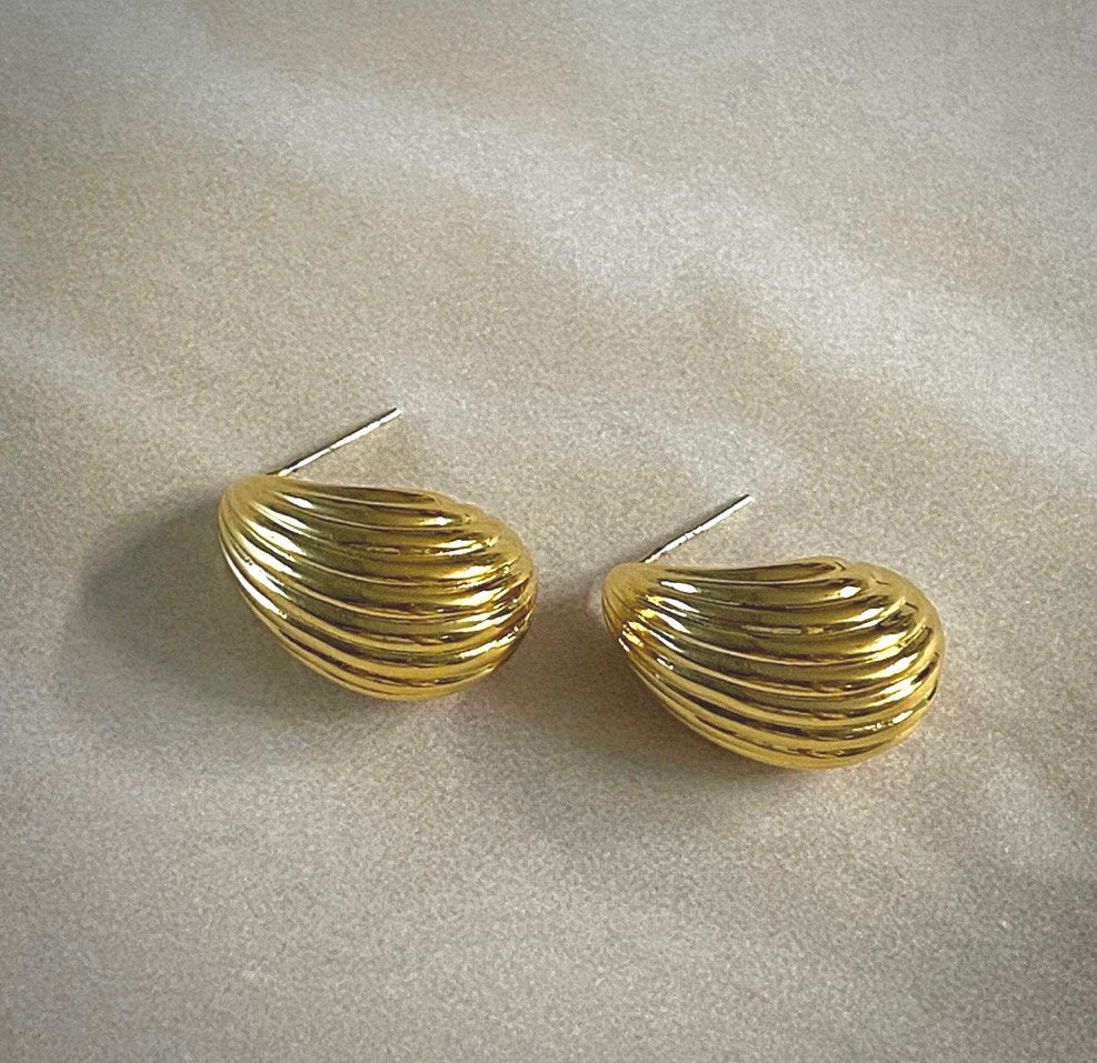 Merlo Earrings in Gold
