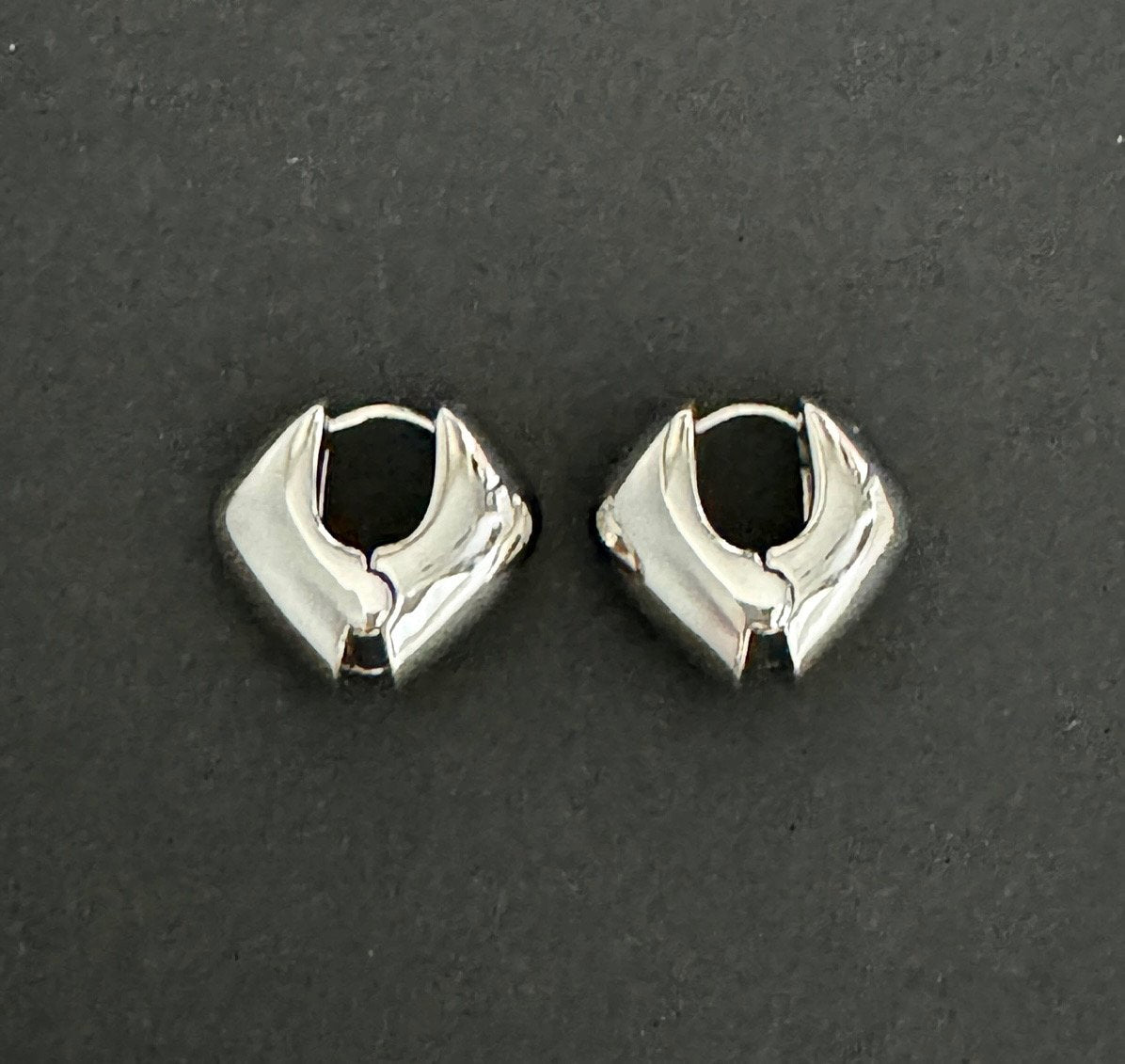 Grasp Earrings in Gold