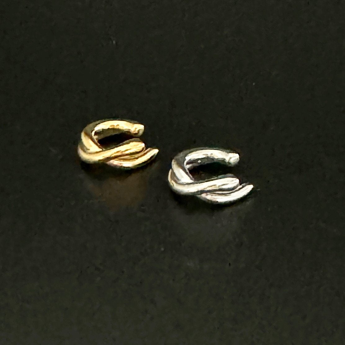 Fey earcuff in Gold