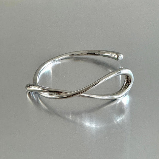 Fey Bangle in Silver