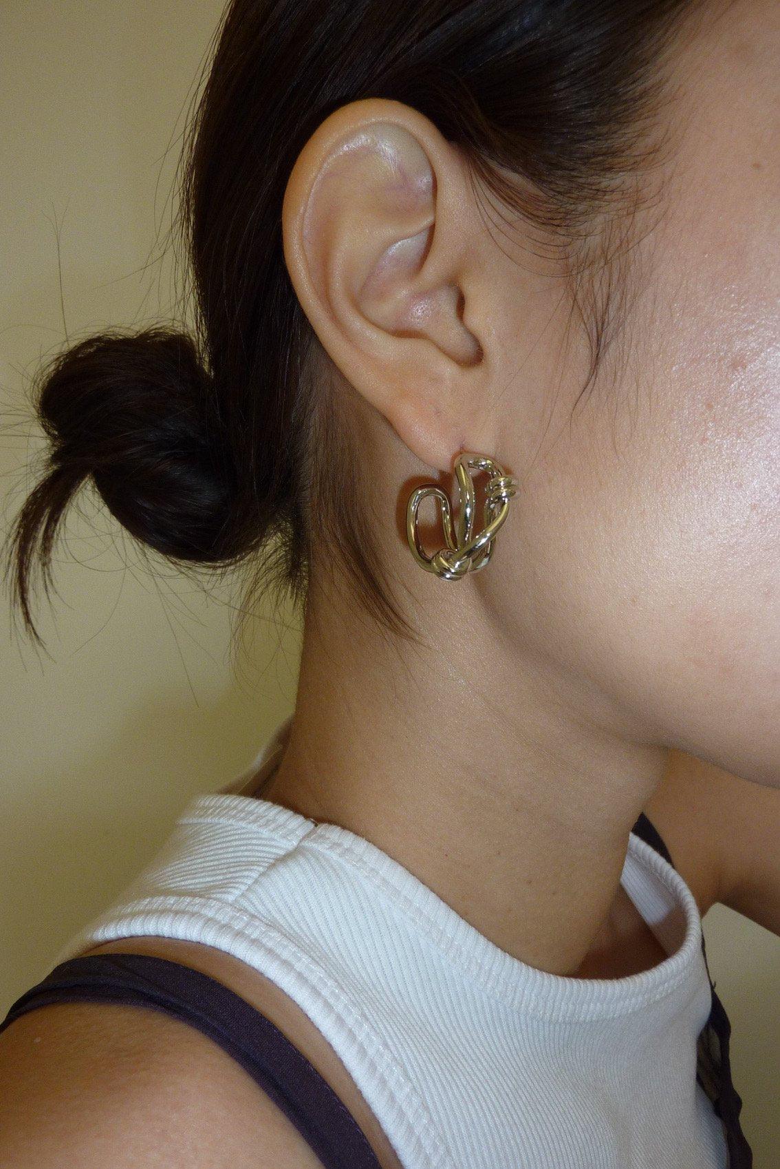 Barb earrings In Silver