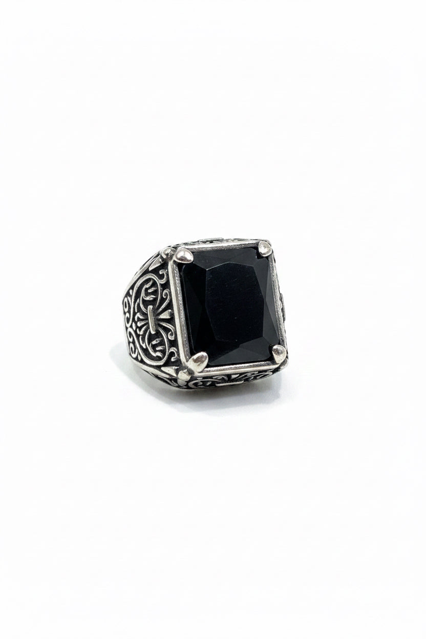 Onyx Fleur Ring