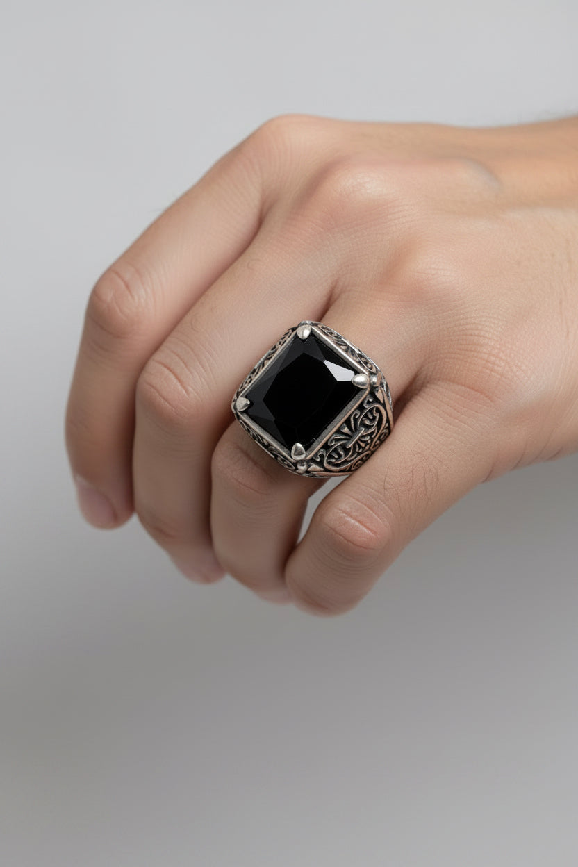Onyx Fleur Ring