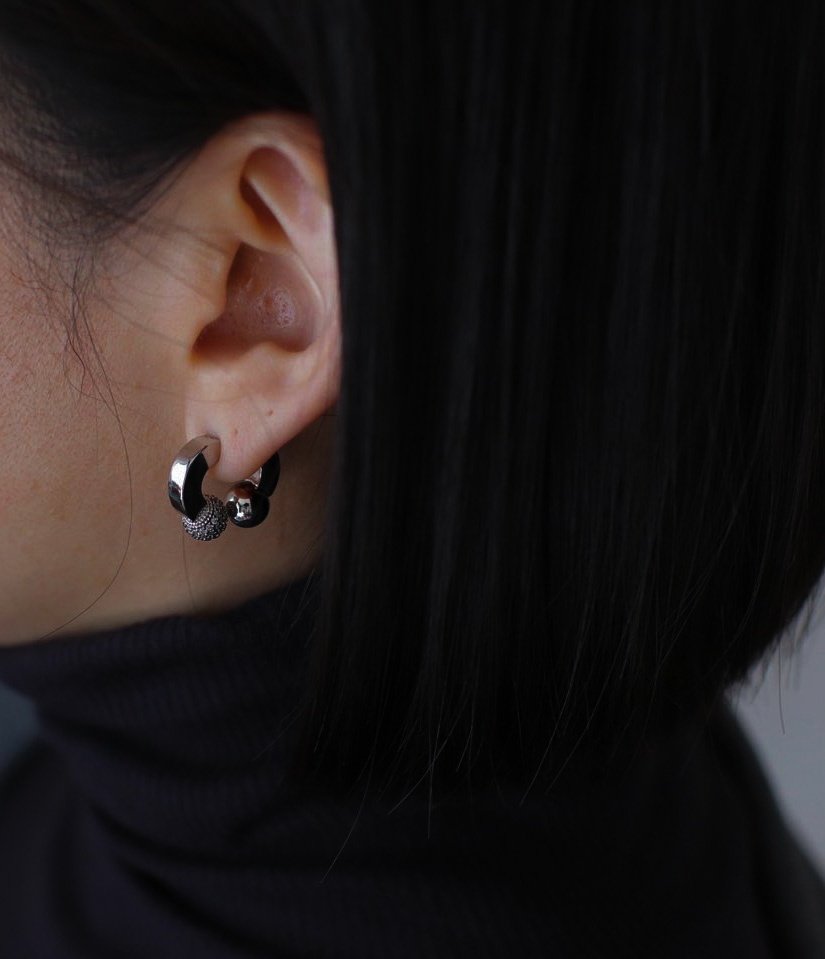 Glist Dos Earrings in Sliver