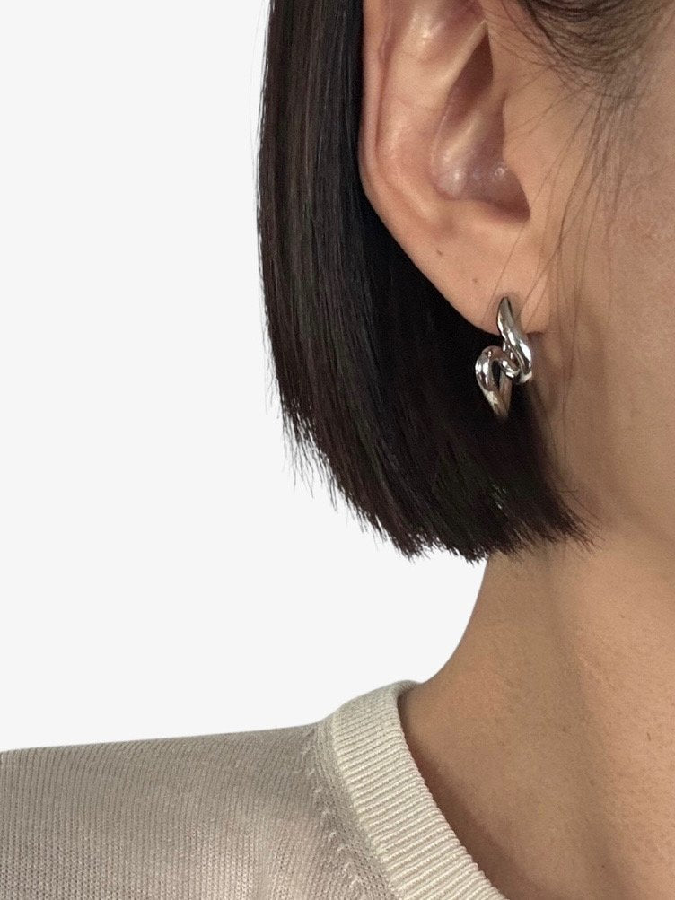 Grata Earrings in Silver