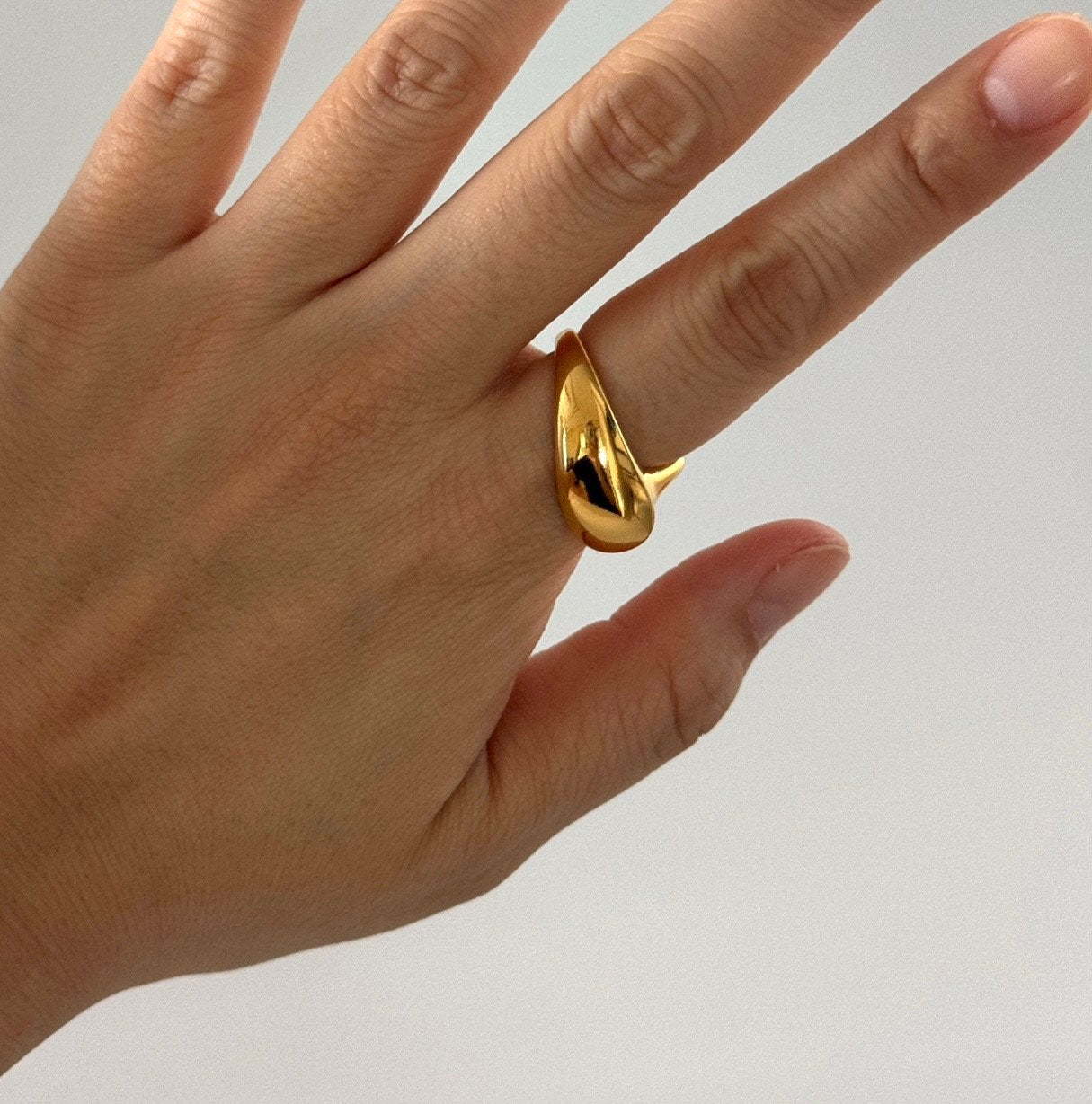 Colpo Ring in Gold