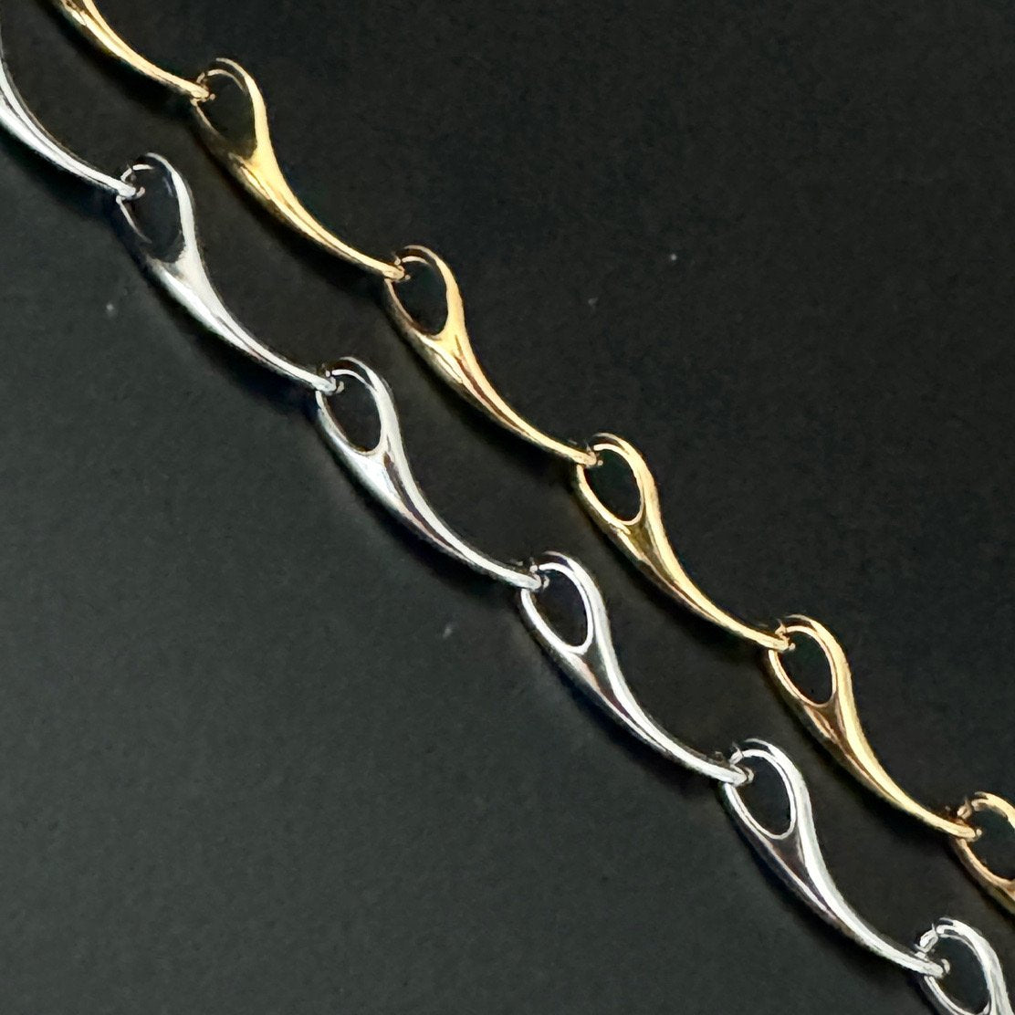 Mari Bracelet in Gold