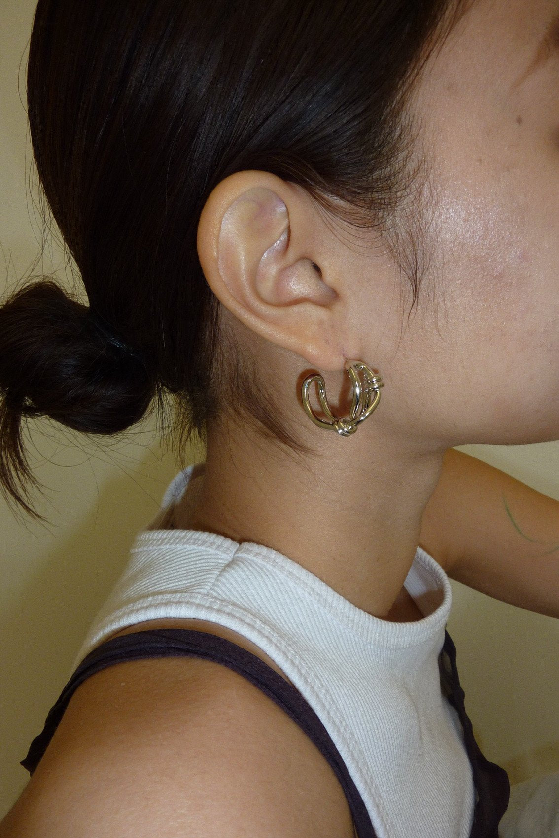 Barb earrings In Silver