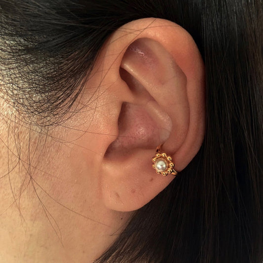 Pearl crown earcuff in gold