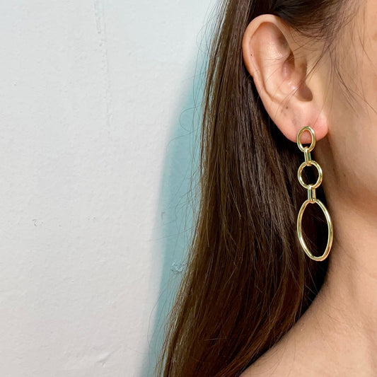 Circle & Oval Earring in Gold