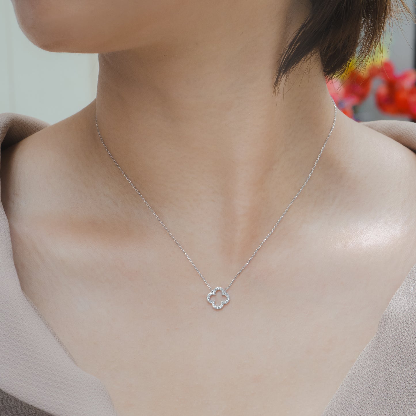 Clover Necklace Medium in Silver