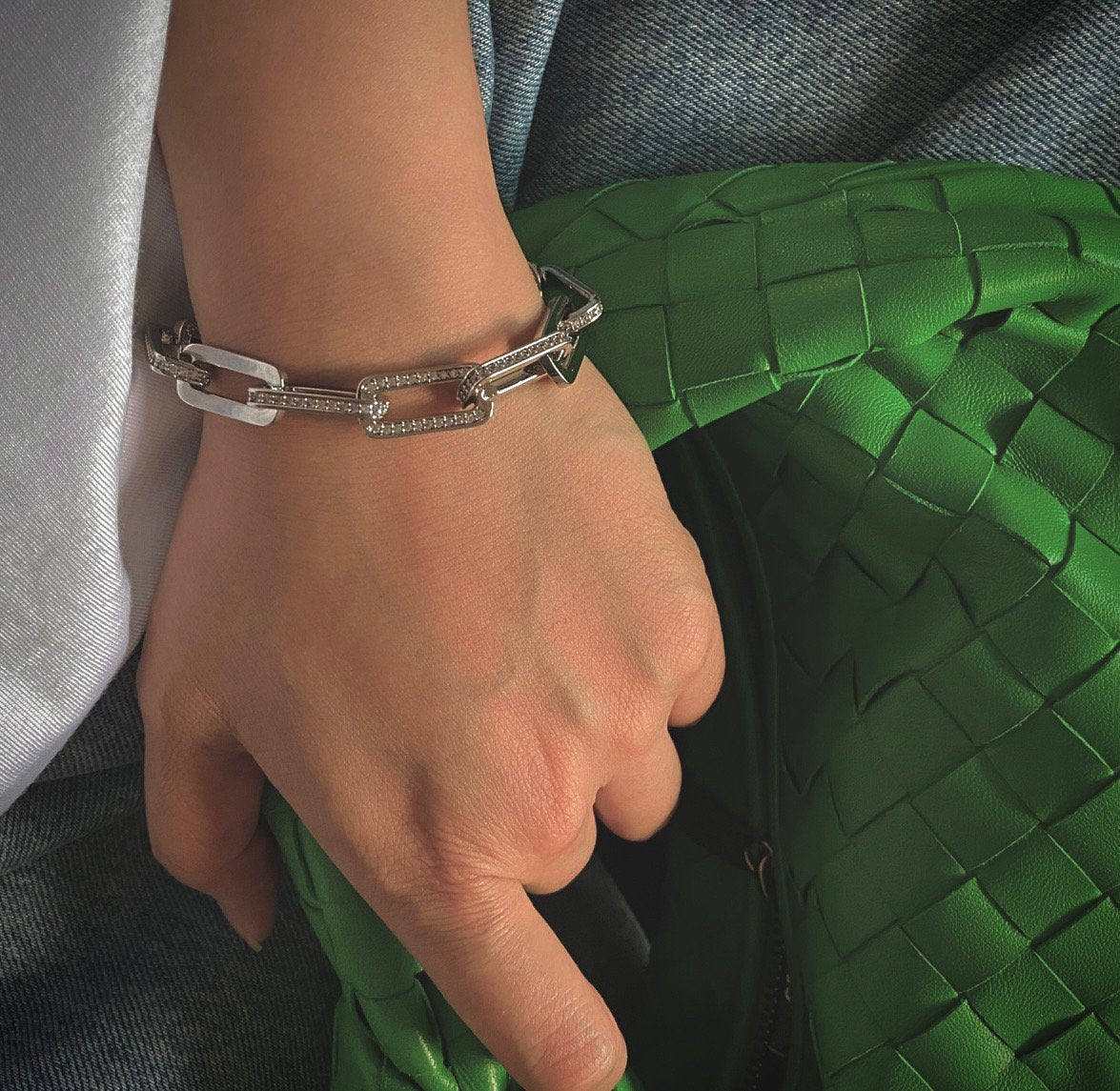 La bracelate in gold