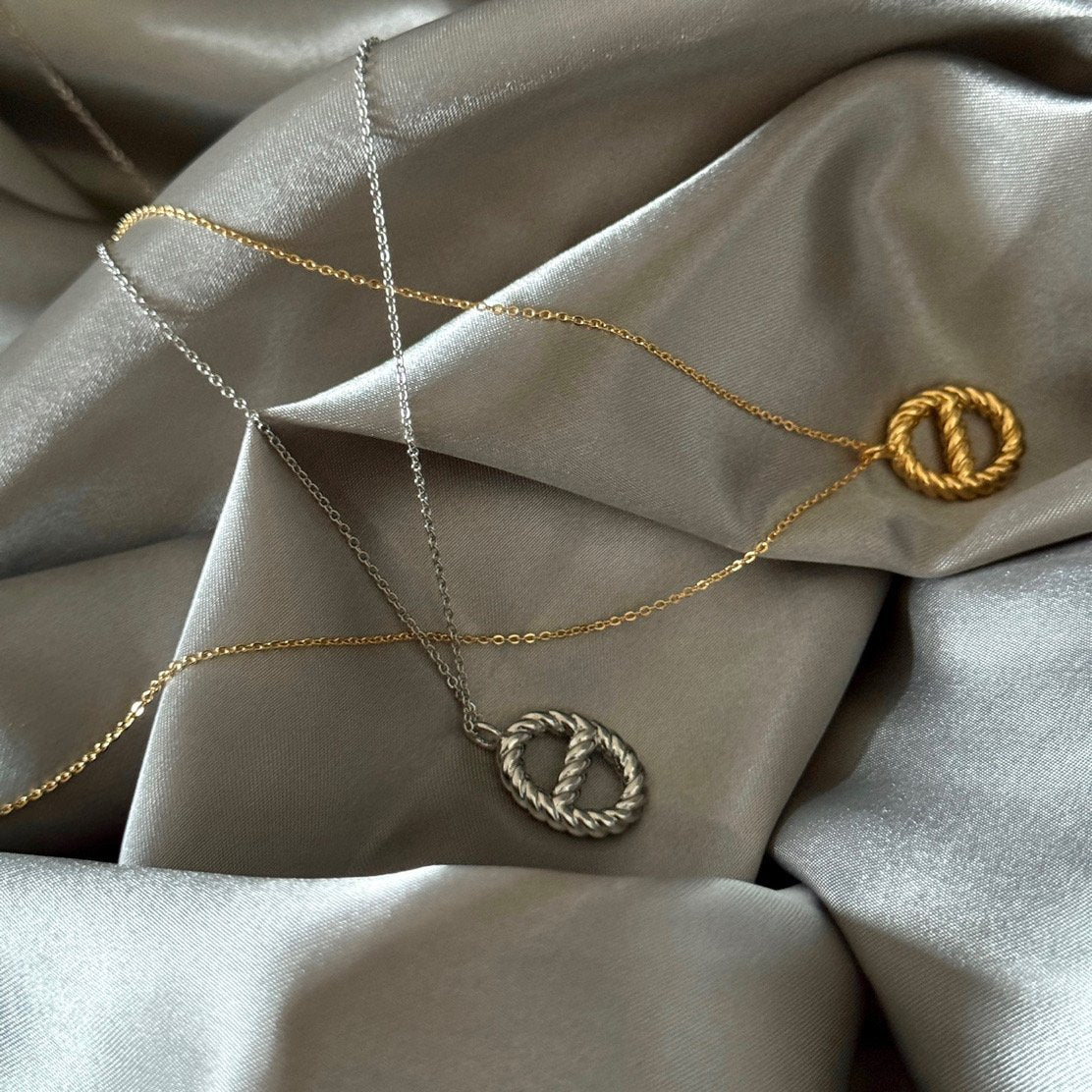 Jessie Voyage necklace in Silver