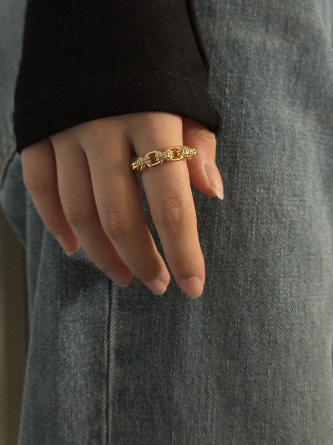 Heir thin Ring in Gold