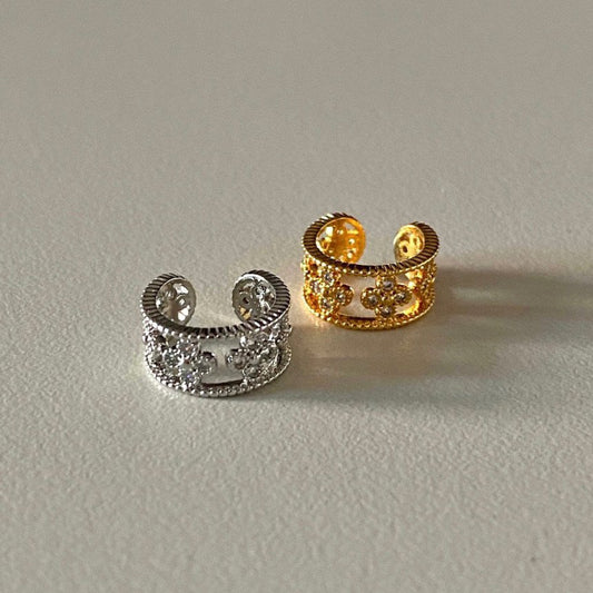 Clover earcuff in silver